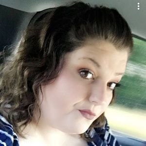 Meet your Posher, Leona